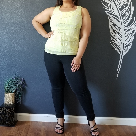 Lime Chicos Tank - Picture 2 of 4